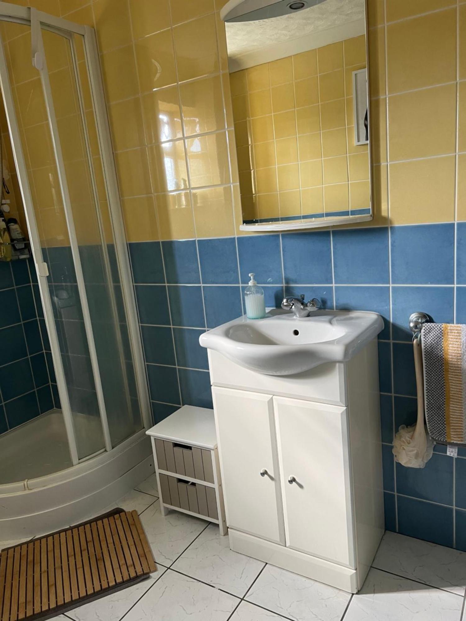 Twin Room At The Bungalow With Shared Shower Room Kettering Extérieur photo